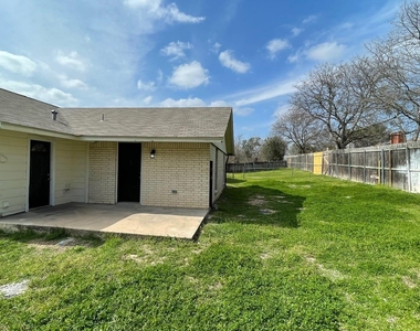 9206 Quail Rock Cir - Photo Thumbnail 21