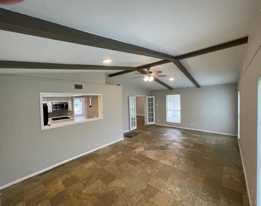 9206 Quail Rock Cir - Photo Thumbnail 8