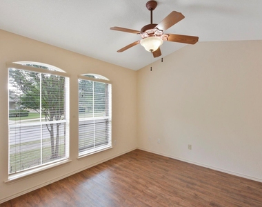 1509 Colorado Bend Dr - Photo Thumbnail 5