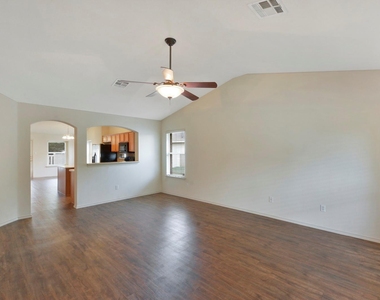 1509 Colorado Bend Dr - Photo Thumbnail 2