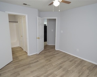 8722 Mallard Reserve Drive - Photo Thumbnail 32