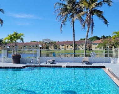 457 Vista Isles Dr - Photo Thumbnail 29