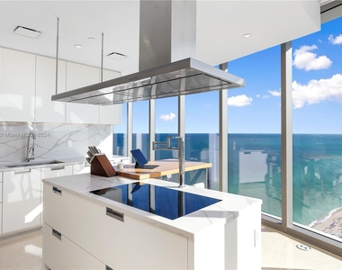 15701 Collins Ave - Photo Thumbnail 10