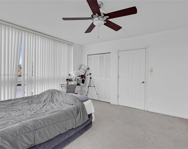 2715 N Ocean Blvd - Photo Thumbnail 12