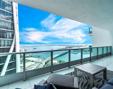 900 Biscayne Blvd - Photo Thumbnail 0