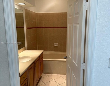 11054 Sw 237 Ln - Photo Thumbnail 7