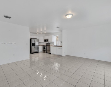 971 Azure Ln - Photo Thumbnail 12