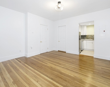 473 Beacon St - Photo Thumbnail 12