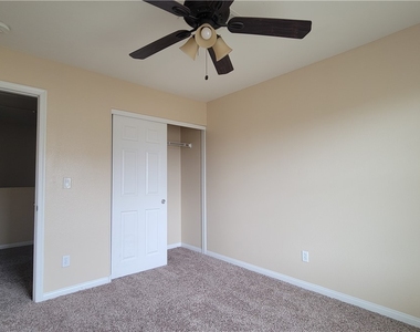 1130 Blue Magenta Avenue - Photo Thumbnail 15