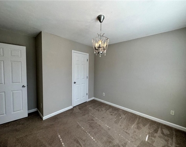 2403 Walnut Tree Lane - Photo Thumbnail 32