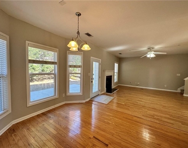 2403 Walnut Tree Lane - Photo Thumbnail 13