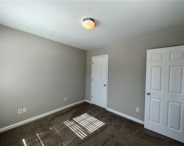 2403 Walnut Tree Lane - Photo Thumbnail 35