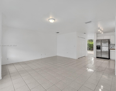 971 Azure Ln - Photo Thumbnail 11