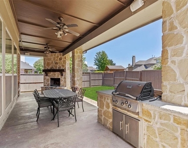 7621 Glenwood Springs Lane - Photo Thumbnail 8