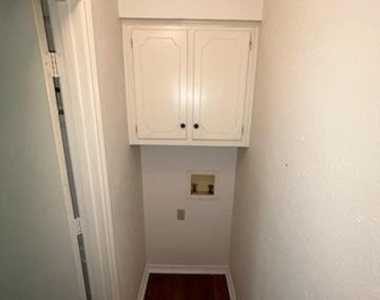 1302 Crescent Street - Photo Thumbnail 30