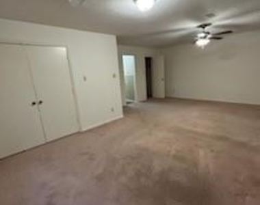 1302 Crescent Street - Photo Thumbnail 27