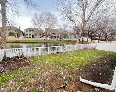 1323 Oakcrest Drive - Photo Thumbnail 18