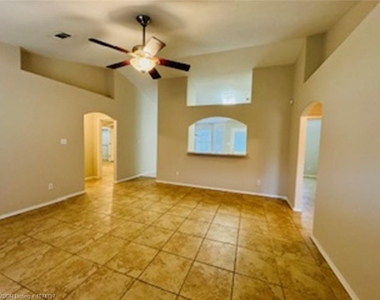 608 Chateau  Dr - Photo Thumbnail 1