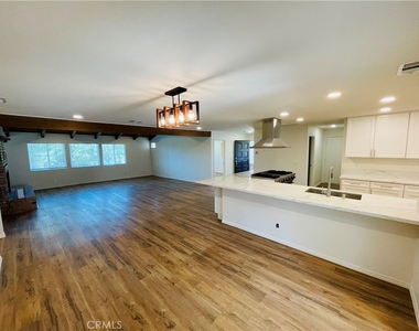 3823 Robinhood Lane - Photo Thumbnail 24