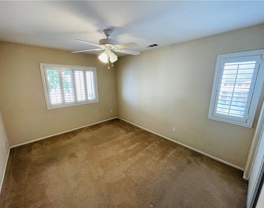 27530 Sierra Madre Drive - Photo Thumbnail 27