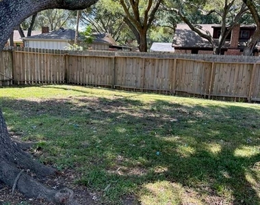 1704 Laurel Oaks Drive - Photo Thumbnail 3