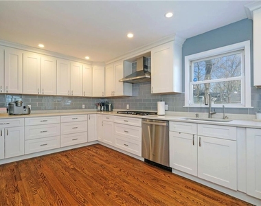 221 Mamaroneck Road - Photo Thumbnail 1