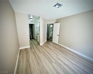 3375 E Tompkins Avenue - Photo Thumbnail 15