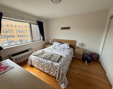23-15 Astoria Boulevard - Photo Thumbnail 14