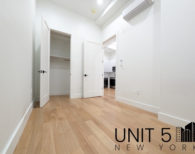 1118 Putnam Avenue - Photo Thumbnail 5