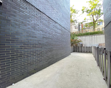 225 Maujer Street - Photo Thumbnail 14