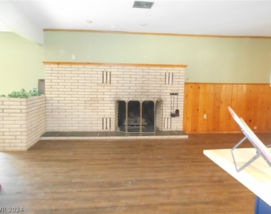 1301 Winwood Street - Photo Thumbnail 25