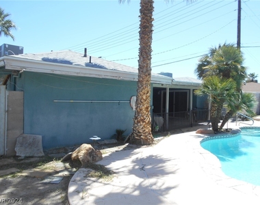 1301 Winwood Street - Photo Thumbnail 4