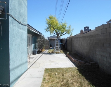 1301 Winwood Street - Photo Thumbnail 2