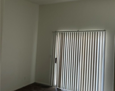 4604 Sophia Way - Photo Thumbnail 14