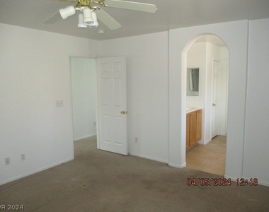 7937 Crimson Point Street - Photo Thumbnail 11