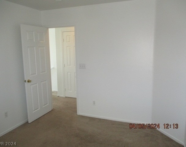 7937 Crimson Point Street - Photo Thumbnail 8