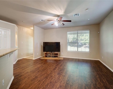 1310 W Parmer Ln - Photo Thumbnail 4