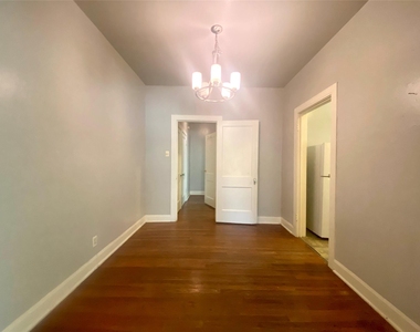 3207 Harris Park Ave - Photo Thumbnail 6