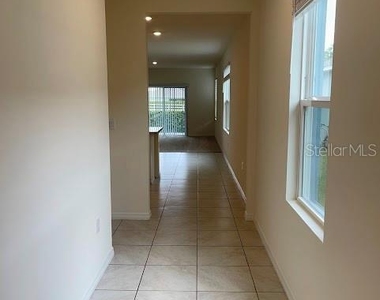 1811 Post Oak Drive - Photo Thumbnail 3