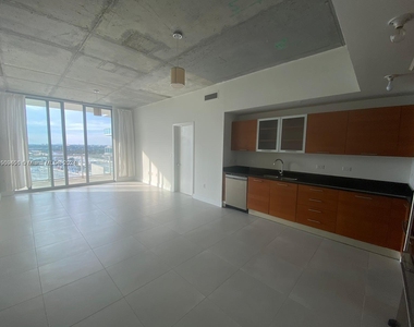 3470 E Coast Ave - Photo Thumbnail 2