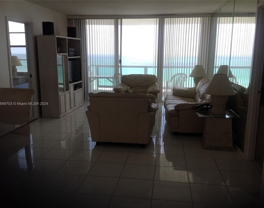 5151 Collins Ave - Photo Thumbnail 2