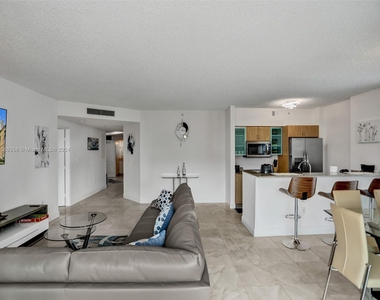 17555 Atlantic Blvd - Photo Thumbnail 5