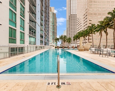 325 S Biscayne Blvd - Photo Thumbnail 17