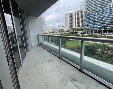 475 Brickell Ave - Photo Thumbnail 7