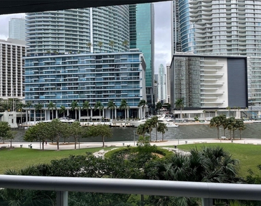 475 Brickell Ave - Photo Thumbnail 5