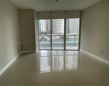 475 Brickell Ave - Photo Thumbnail 8