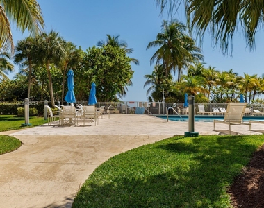 881 Ocean Dr - Photo Thumbnail 14