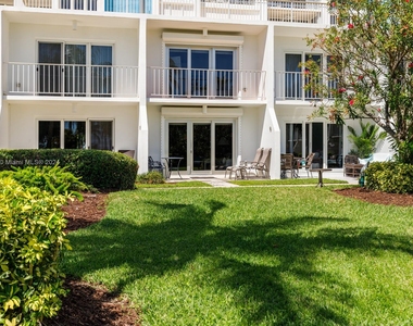 881 Ocean Dr - Photo Thumbnail 12