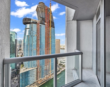 475 Brickell Ave - Photo Thumbnail 6