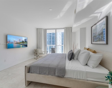 485 Brickell Ave - Photo Thumbnail 17